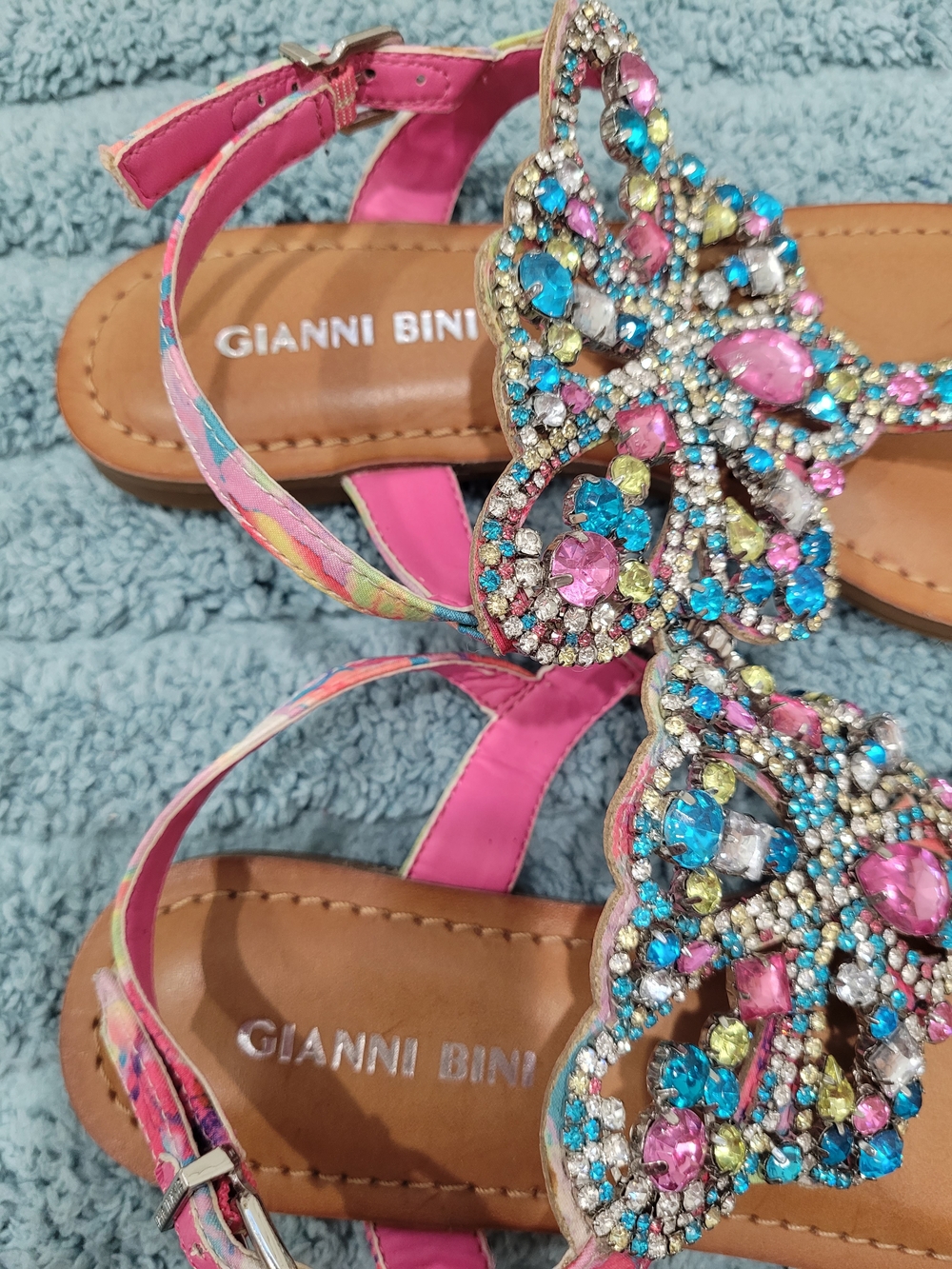 Gianni Bini Butterfly Rhinestone Jeweled T-Strap Sandals Womens Size 6 NEW - Picture 4 of 6